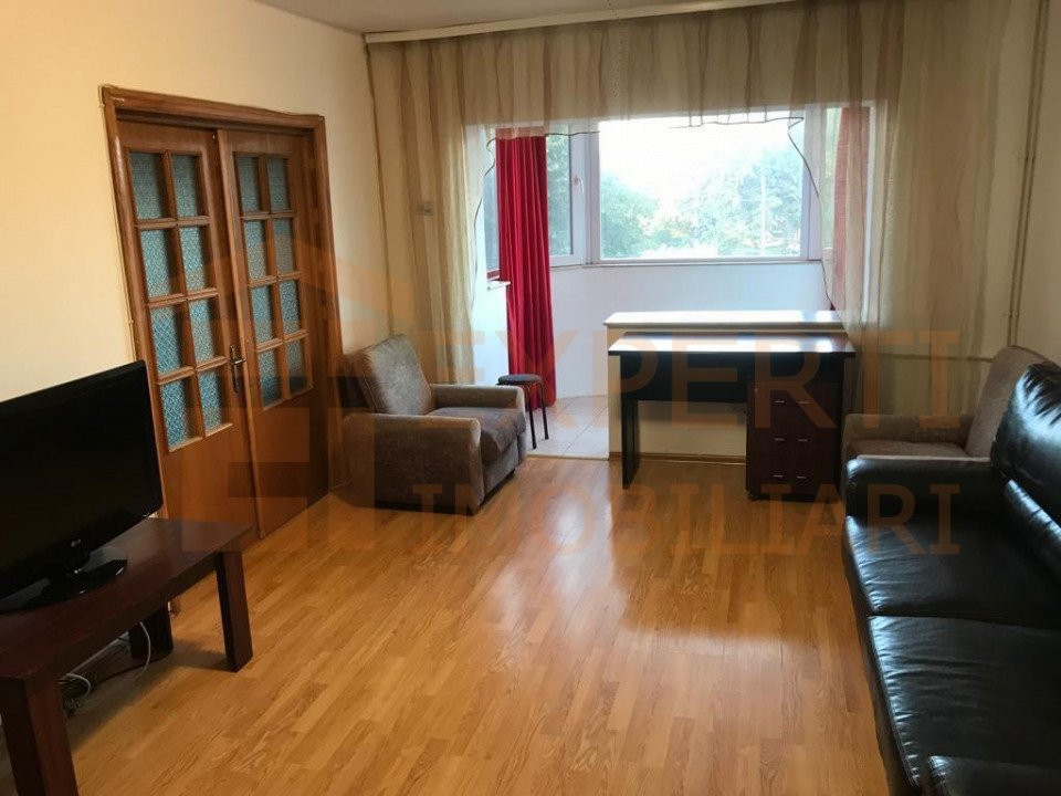 Apartament 4 camere situat in zona GARA-BCR