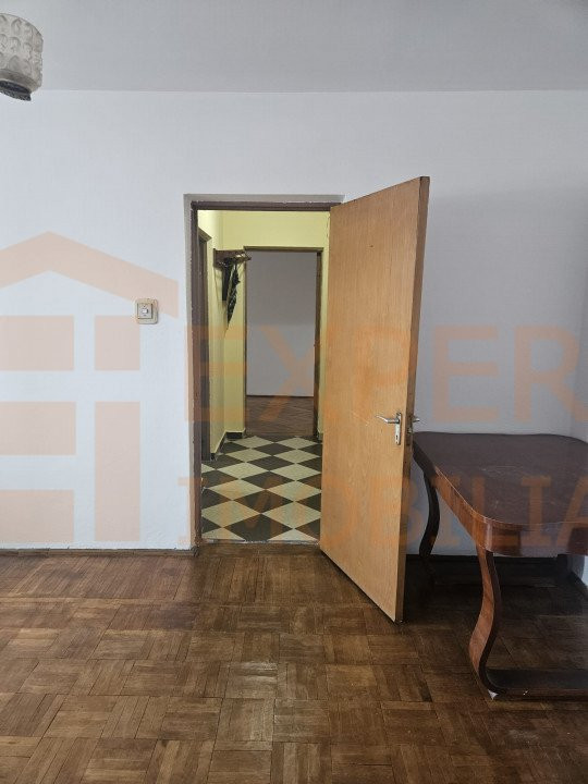 Apartament 3 camere situat in zona DACIA