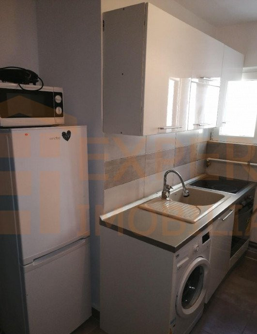 Apartament 2 camere, decomandat situat in zona City Park Mall