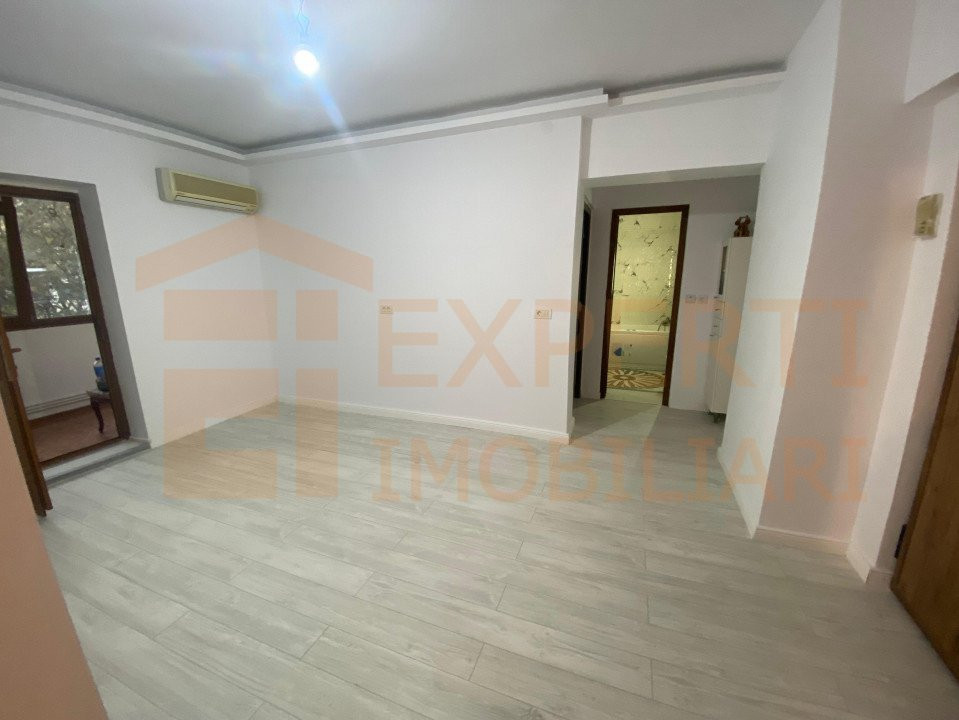 Apartament 2 camere transformat in 3 camere situat in zona Tomis Nord - Boema