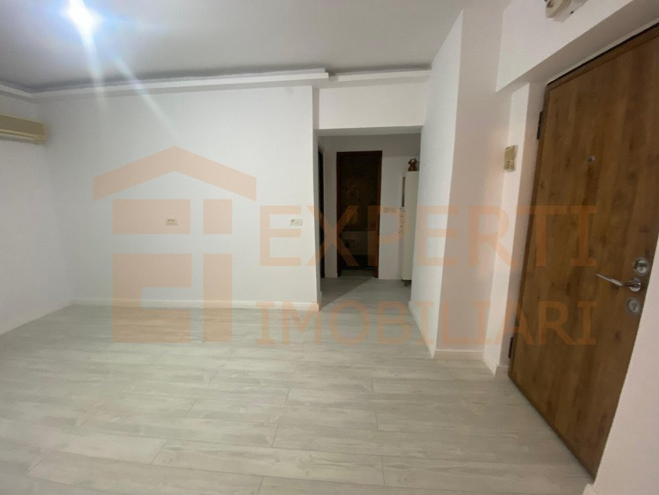 Apartament 2 camere transformat in 3 camere situat in zona Tomis Nord - Boema