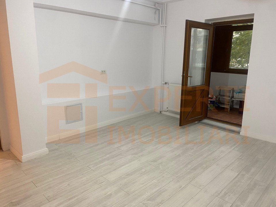 Apartament 2 camere transformat in 3 camere situat in zona Tomis Nord - Boema