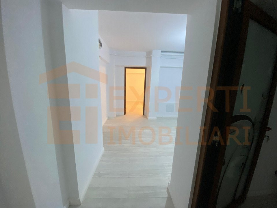 Apartament 2 camere transformat in 3 camere situat in zona Tomis Nord - Boema