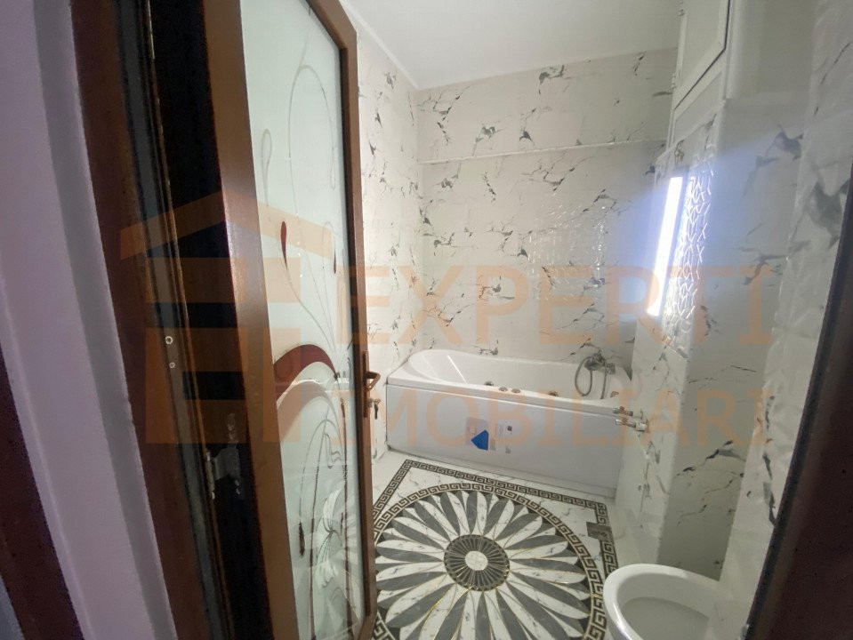 Apartament 2 camere transformat in 3 camere situat in zona Tomis Nord - Boema