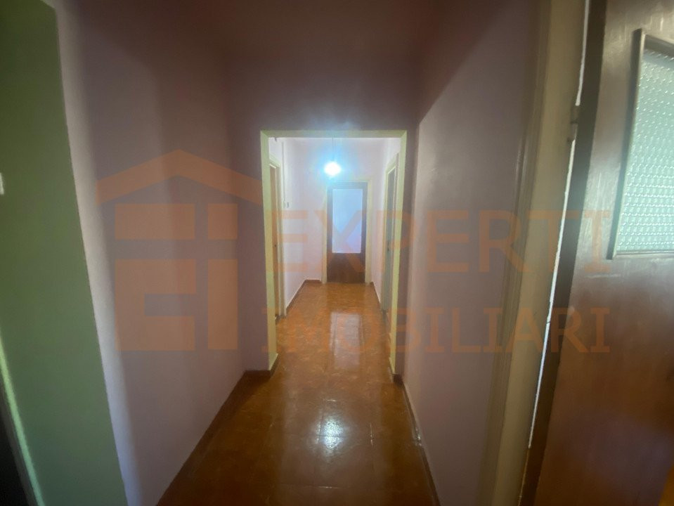 Apartament 3 camere sitaut in zona Faleza Nord