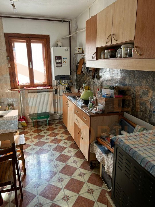 Apartament 4 camere situat in zona CET