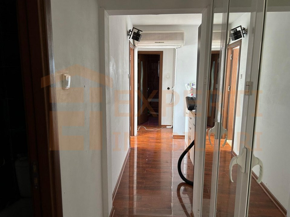 Apartament 3 camere situat in zona Tomis Nord - Ciresica