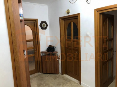 Apartament in vila in zona TROCADERO