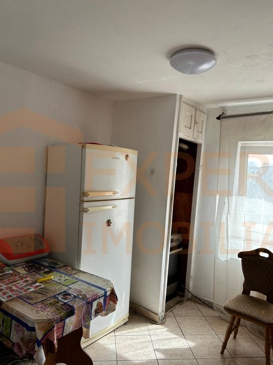 Apartament 4 camere, decomandat situat in zona INEL II