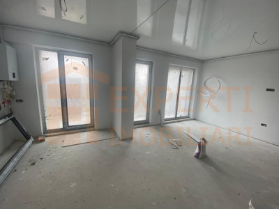 Apartament 3 camere, loc parcare - zona Stadion
