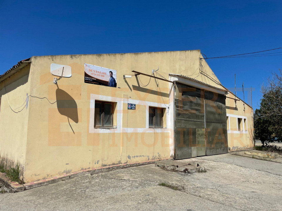 Hală situată în Ovidiu