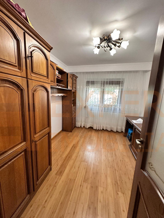 Apartament 3 camere situat in zona FALEZA NORD