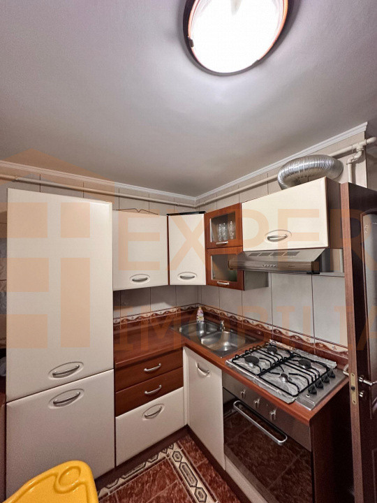 Apartament 3 camere situat in zona FALEZA NORD
