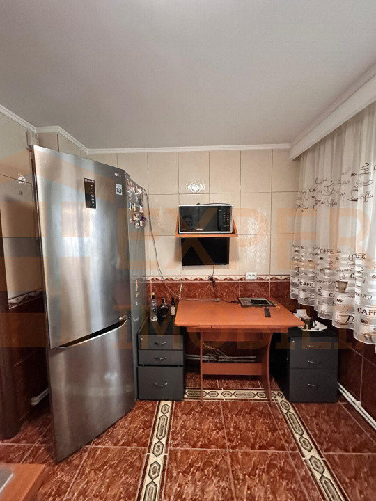 Apartament 3 camere situat in zona FALEZA NORD