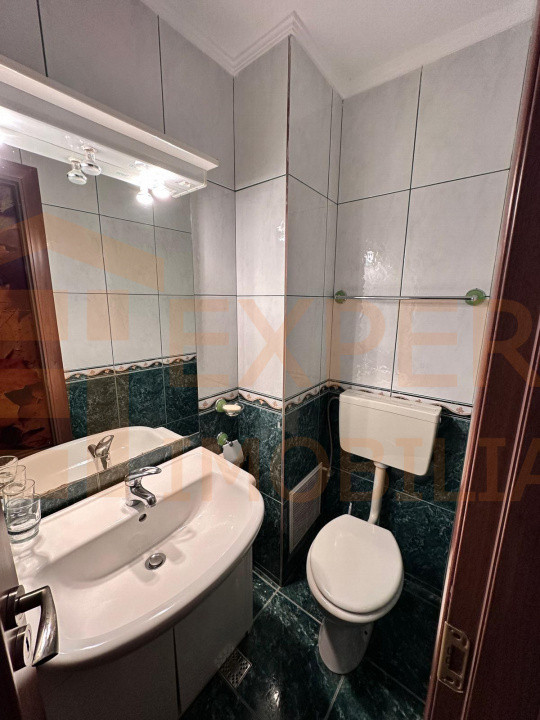 Apartament 3 camere situat in zona FALEZA NORD