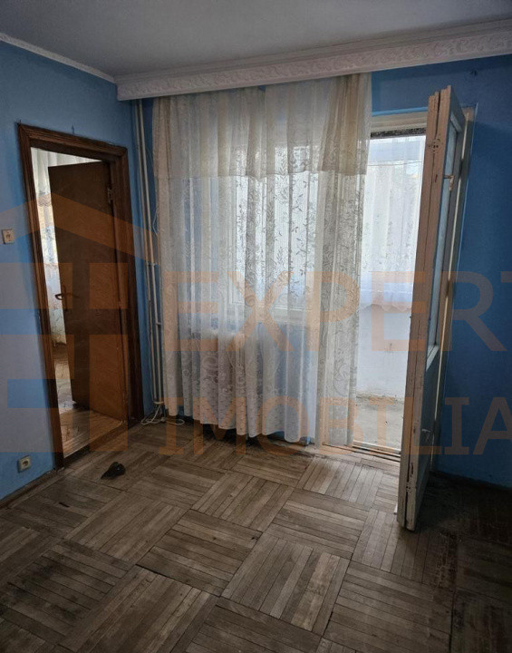 Apartament 3 camere situat in zona KM 4-5