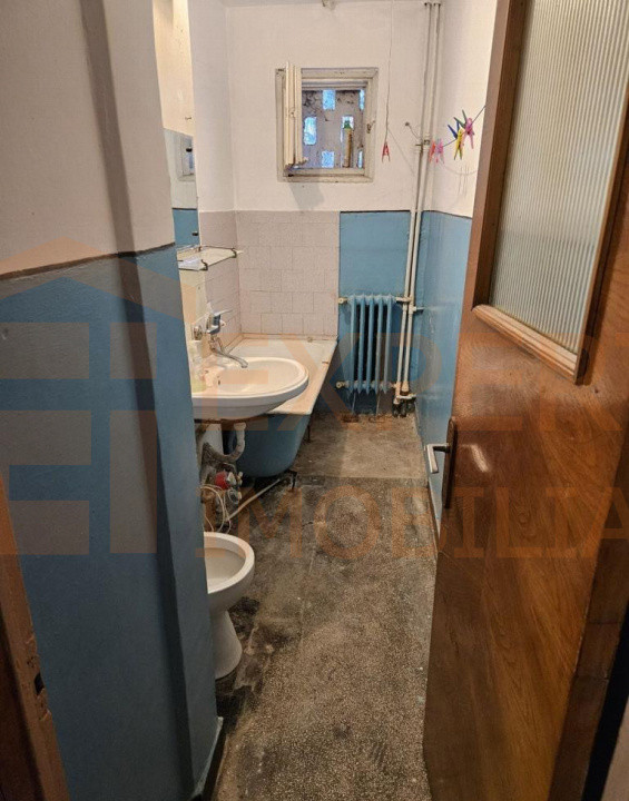 Apartament 3 camere situat in zona KM 4-5