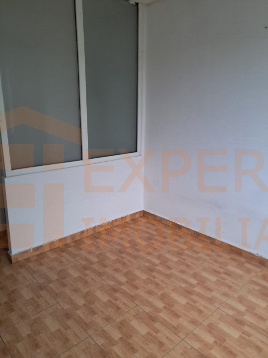Garsonieră zona FAR