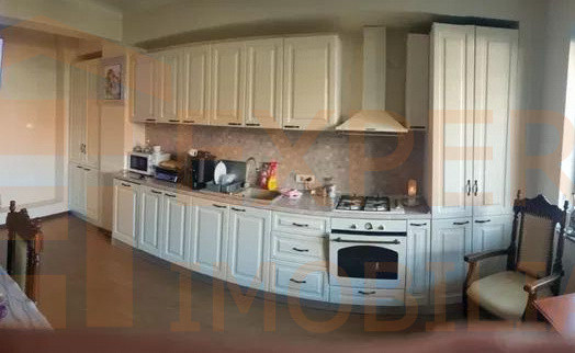 Casă modernă situată în zona Dacia