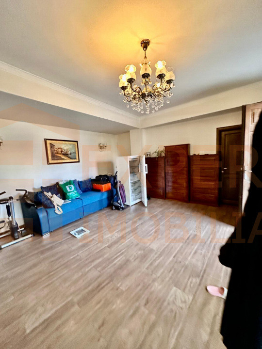 Casă modernă situată în zona Dacia