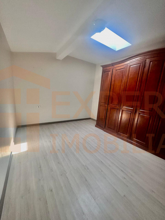Casă modernă situată în zona Dacia