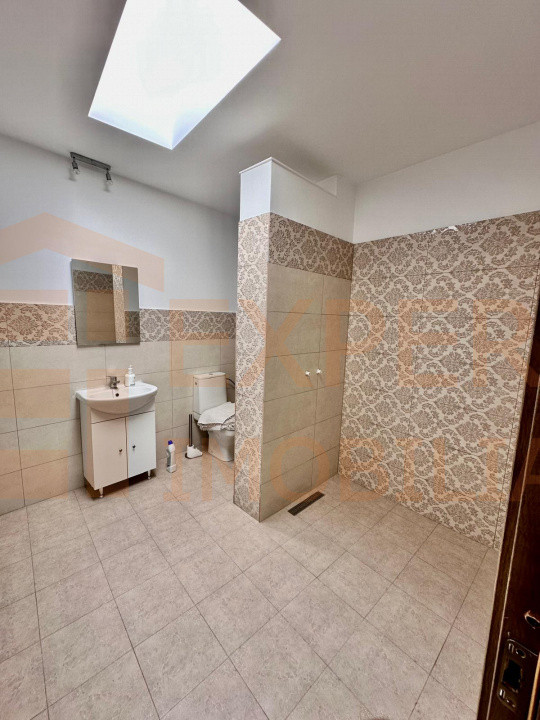 Casă modernă situată în zona Dacia
