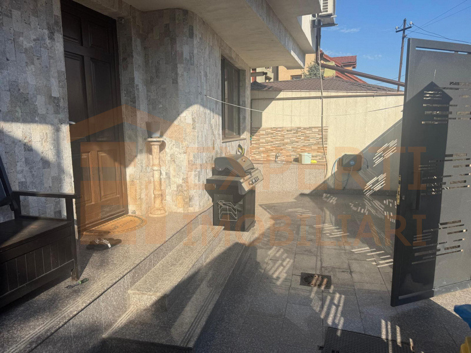 Casă modernă situată în zona Dacia