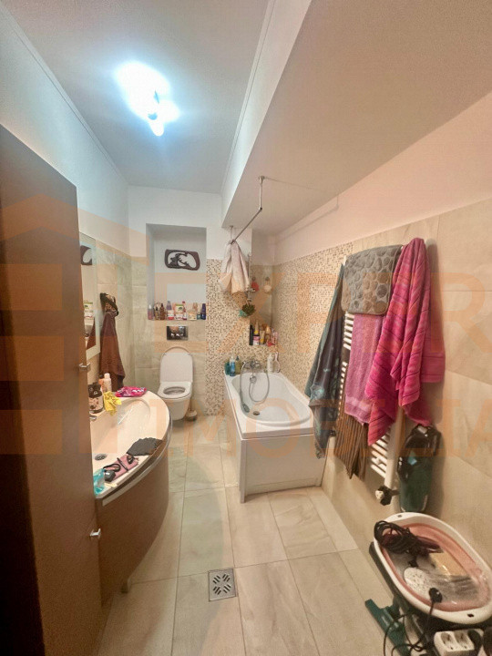 Casă modernă situată în zona Dacia