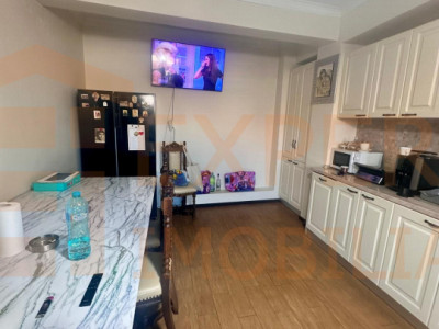 Casă modernă situată în zona Dacia
