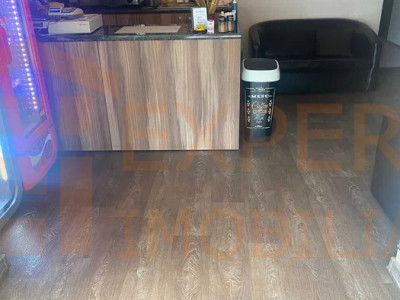 Vand spatiu comercial