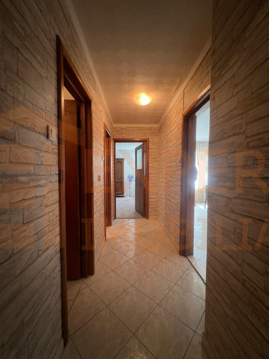 Apartament 4 camere zona Faleza Nord