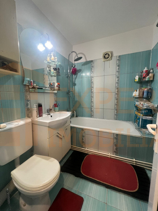 Apartament 2 camere, decomandat - zona Poarta 6
