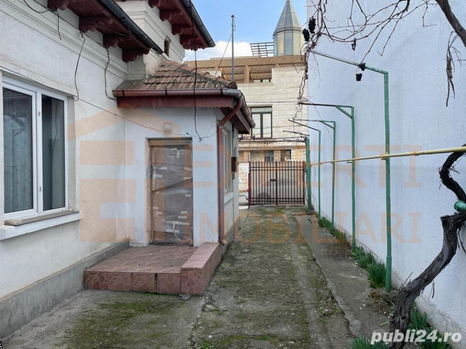  Casă situată in zona UNIVERSITATE