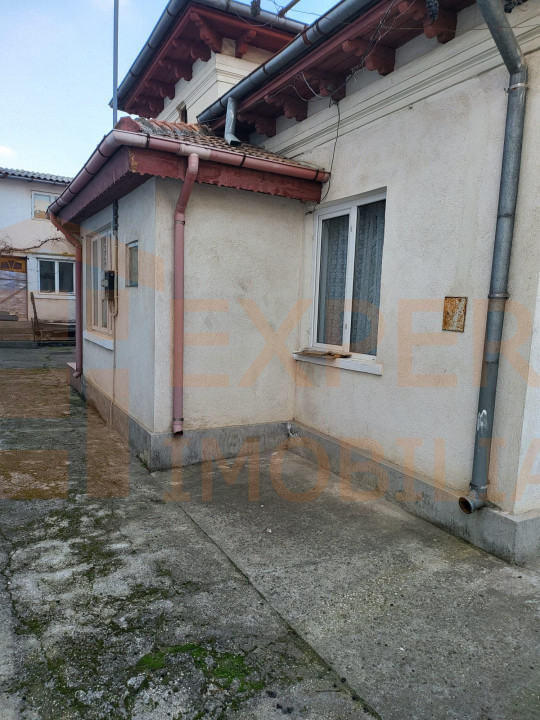  Casă situată in zona UNIVERSITATE