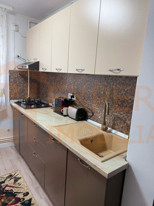 Apartament 3 camere situat in zona Tomis Nord - Rovere