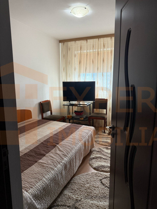 Apartament 3 camere situat in zona Tomis Nord - Rovere