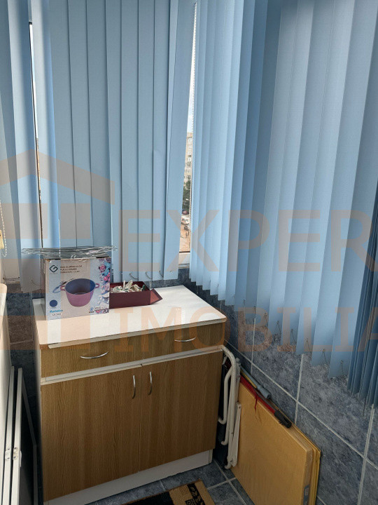 Apartament 3 camere situat in zona Tomis Nord - Rovere