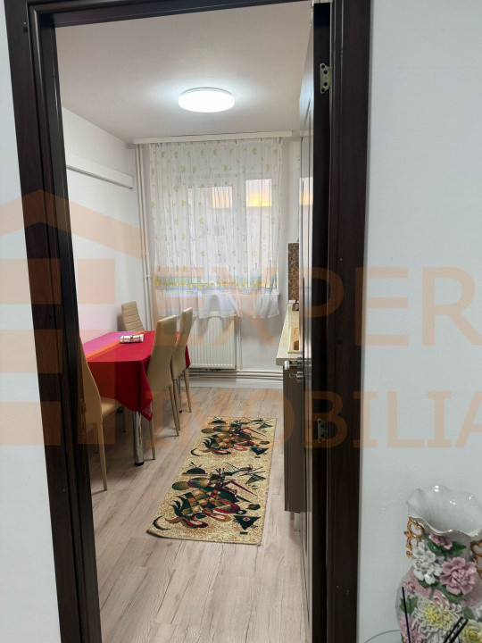 Apartament 3 camere situat in zona Tomis Nord - Rovere