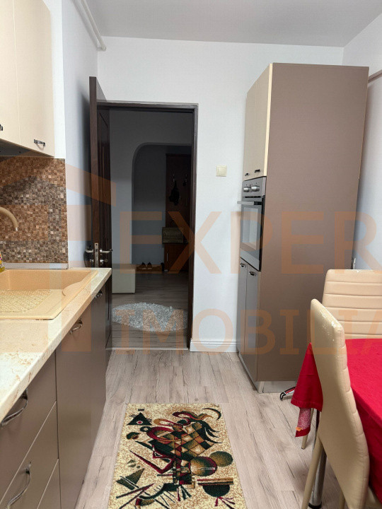 Apartament 3 camere situat in zona Tomis Nord - Rovere