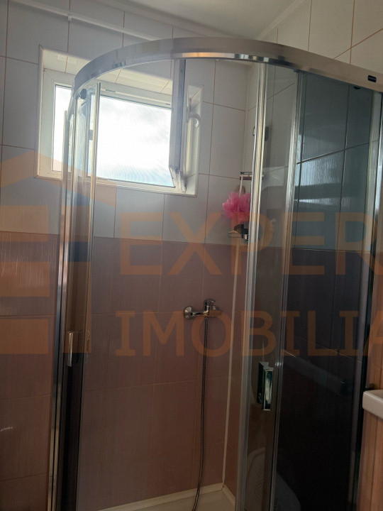 Apartament 3 camere situat in zona Tomis Nord - Rovere