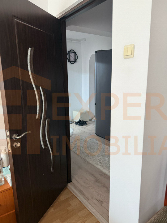 Apartament 3 camere situat in zona Tomis Nord - Rovere