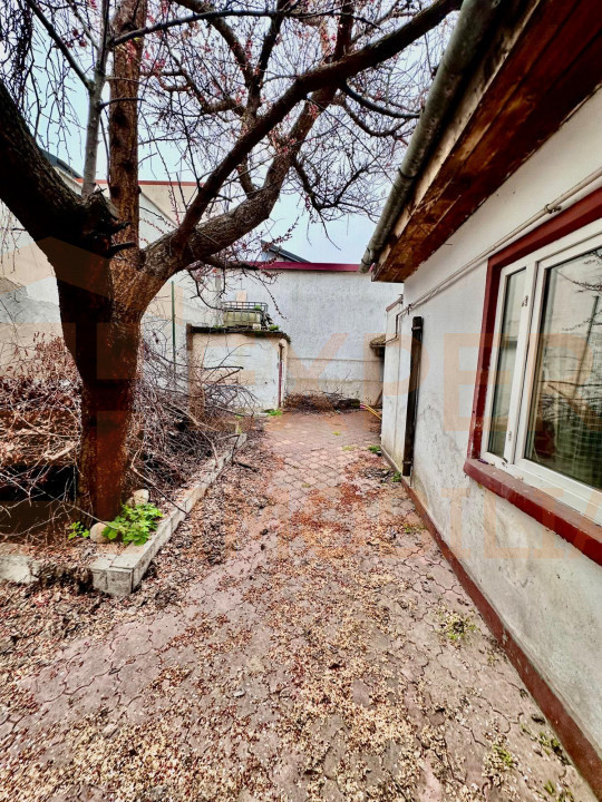Casa situata in zona Delfinariu