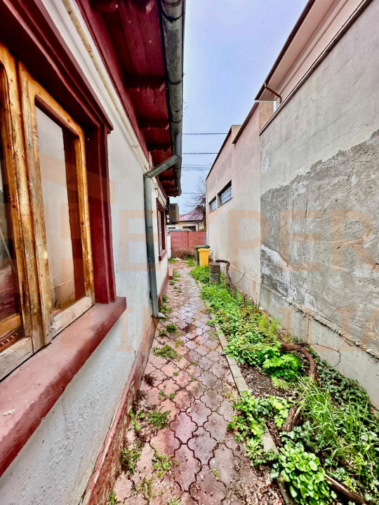 Casa situata in zona Delfinariu