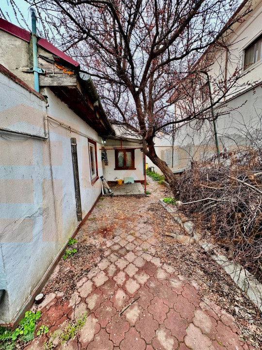 Casa situata in zona Delfinariu