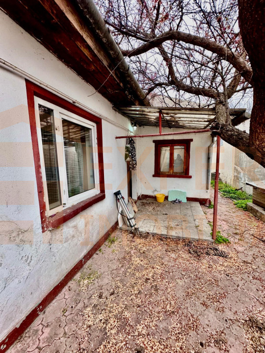 Casa situata in zona Delfinariu