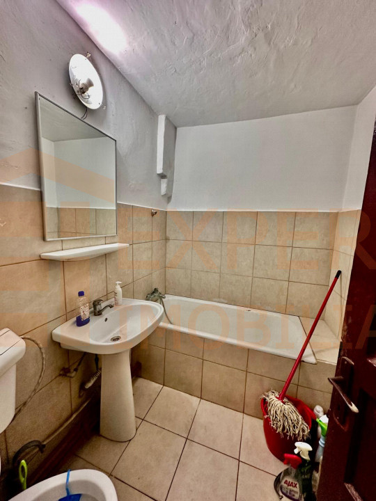 Casa situata in zona Delfinariu