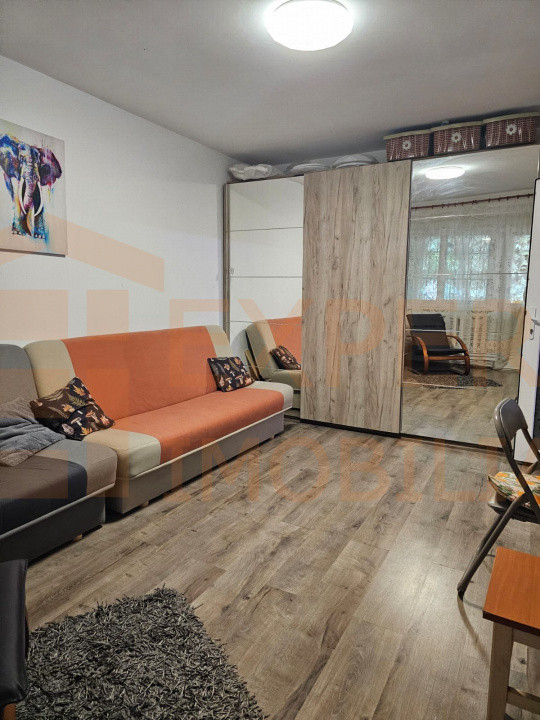 Apartament 3 camere zona Cireșica – ideal locuință sau cabinet