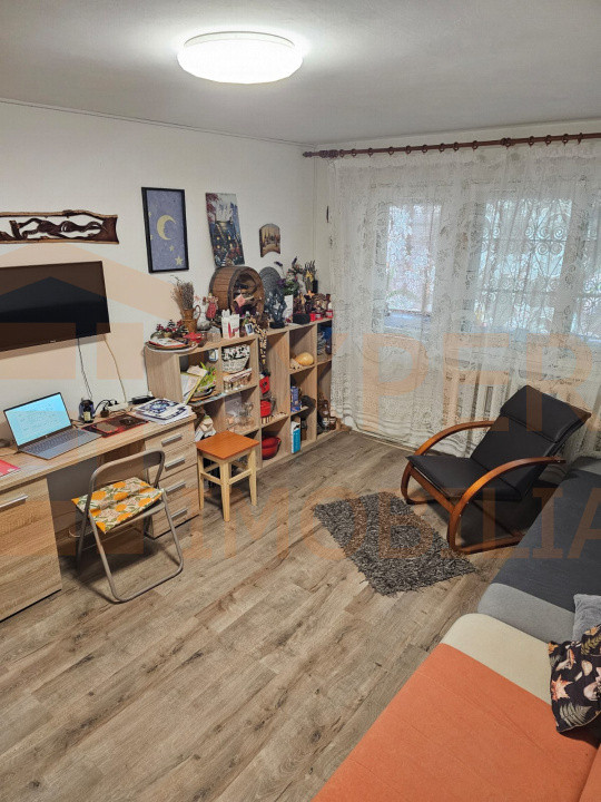 Apartament 3 camere zona Cireșica – ideal locuință sau cabinet
