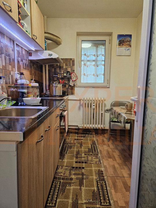 Apartament 3 camere zona Cireșica – ideal locuință sau cabinet