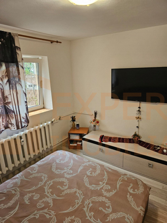 Apartament 3 camere zona Cireșica – ideal locuință sau cabinet